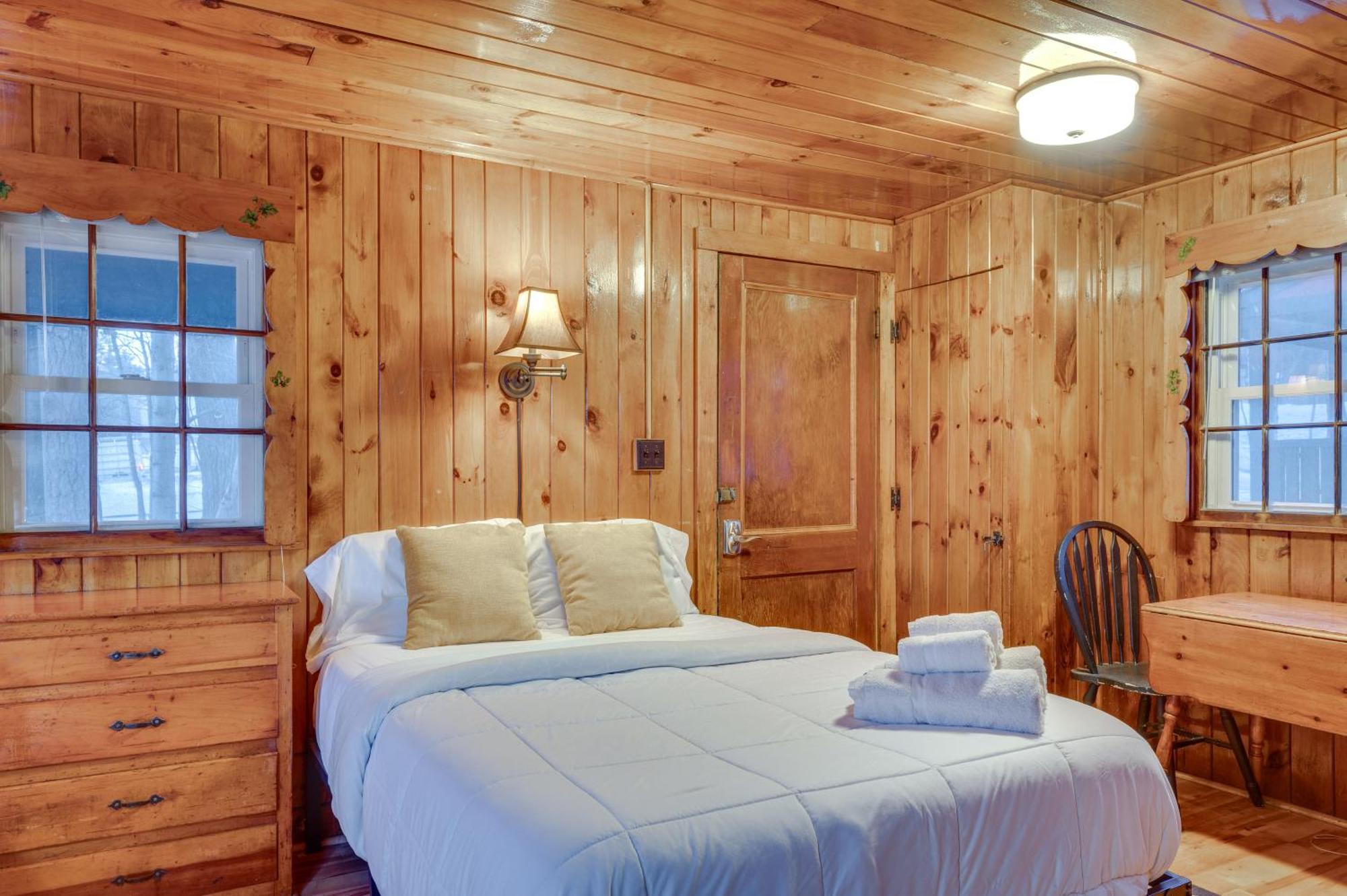 דירות Cozy Laconia Studio With Pool Access - 2 Mi To Lake! מראה חיצוני תמונה